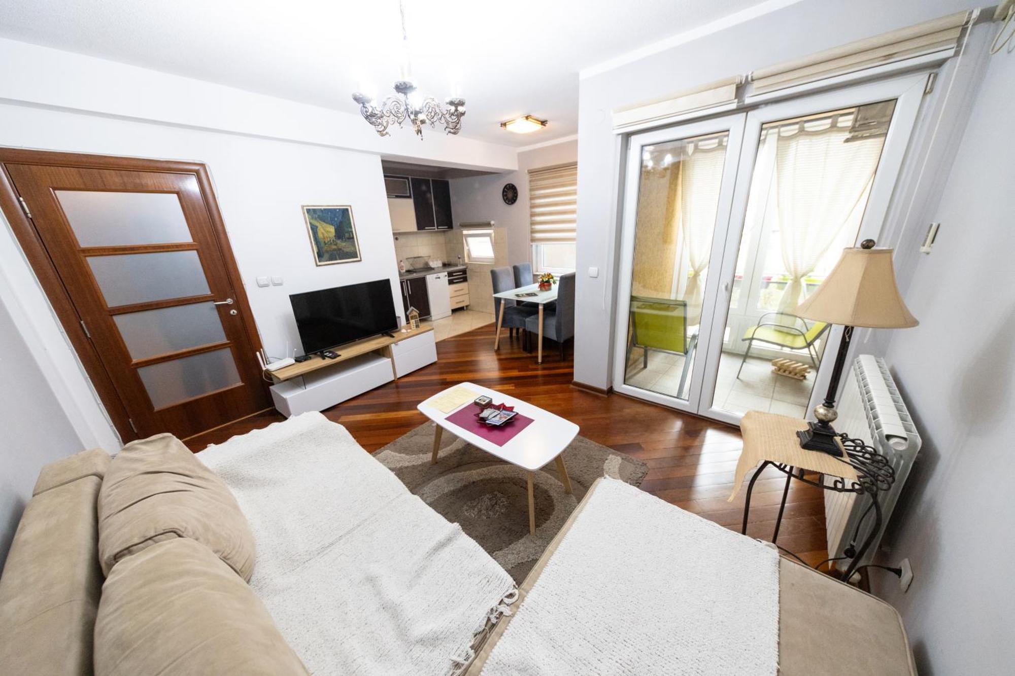 Lux Place Apartments Downtown كراغوييفاك المظهر الخارجي الصورة