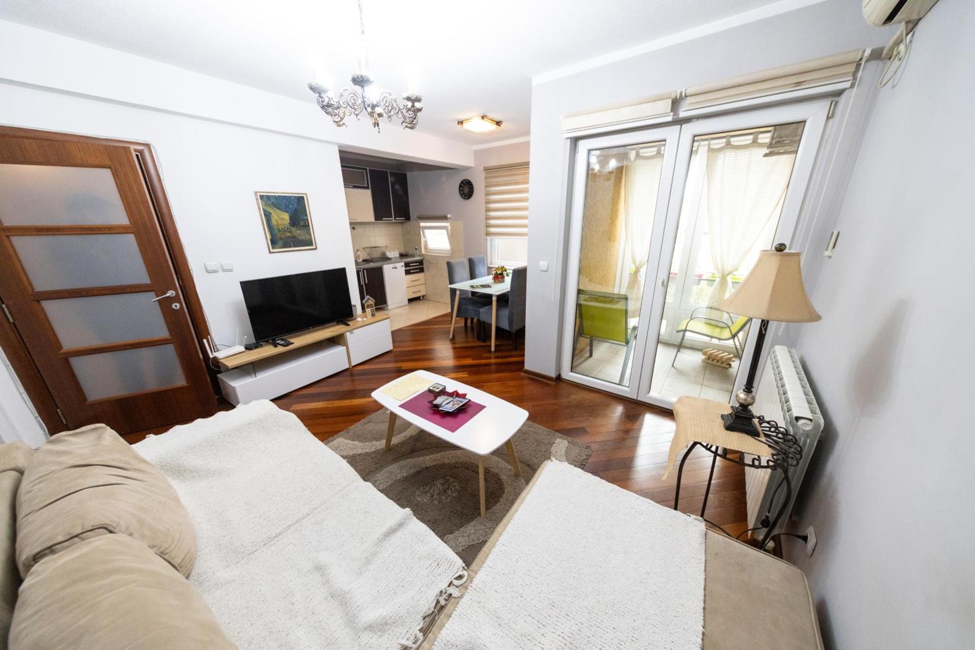 Lux Place Apartments Downtown كراغوييفاك المظهر الخارجي الصورة