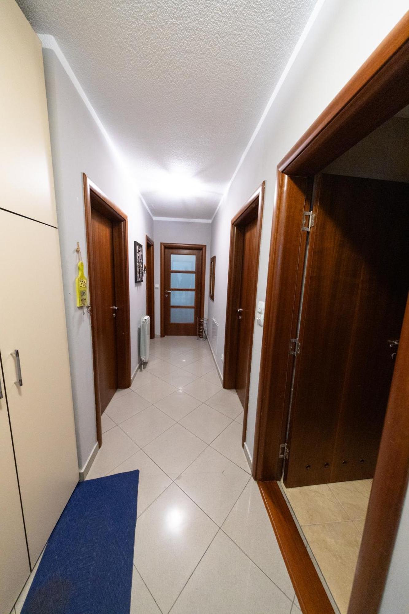 Lux Place Apartments Downtown كراغوييفاك المظهر الخارجي الصورة