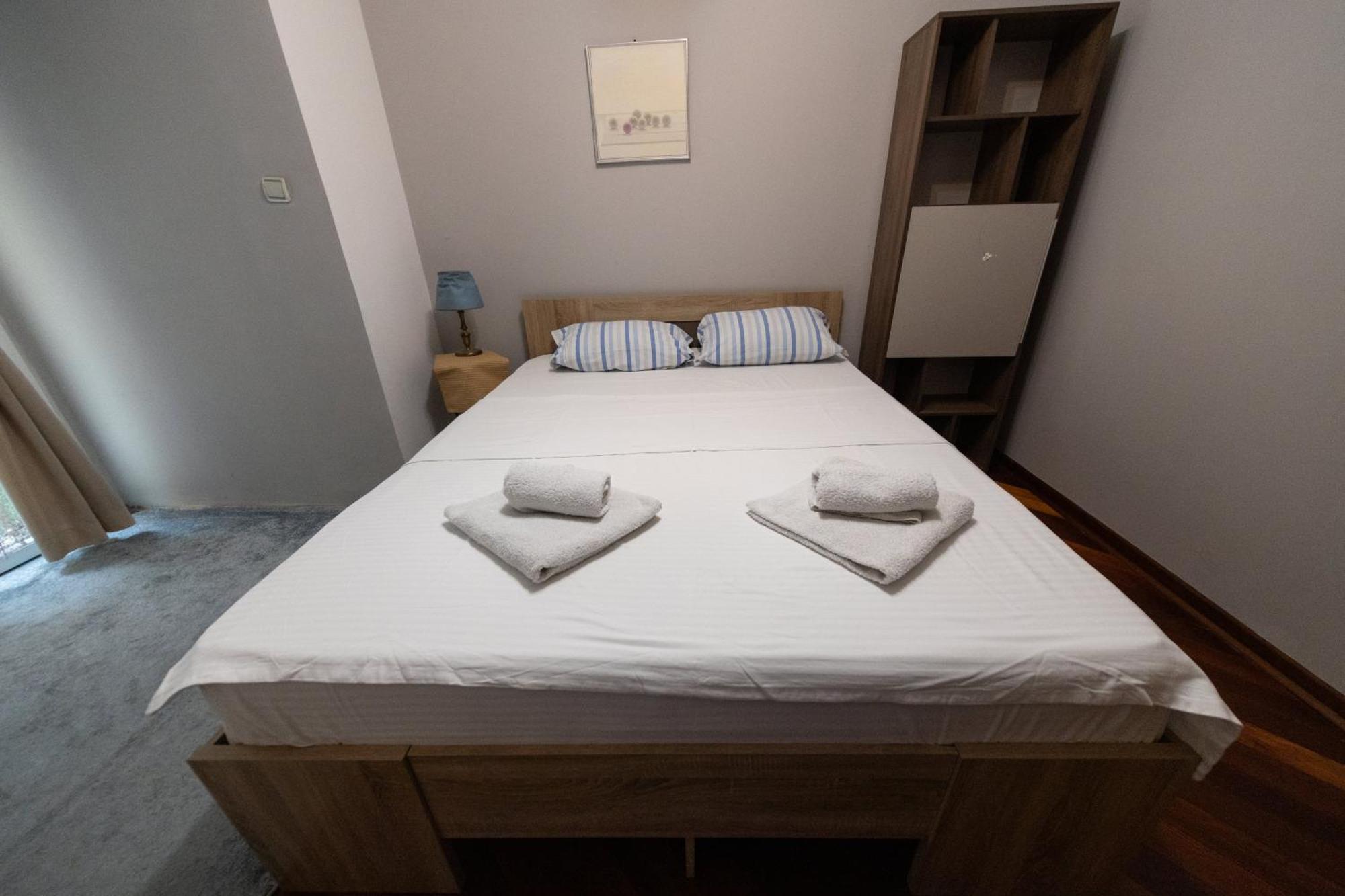 Lux Place Apartments Downtown كراغوييفاك المظهر الخارجي الصورة