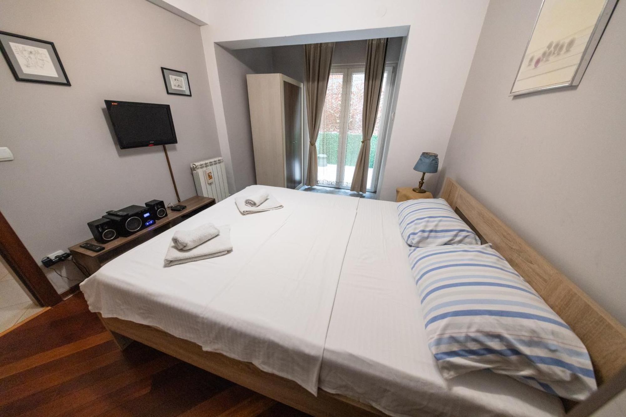 Lux Place Apartments Downtown كراغوييفاك المظهر الخارجي الصورة